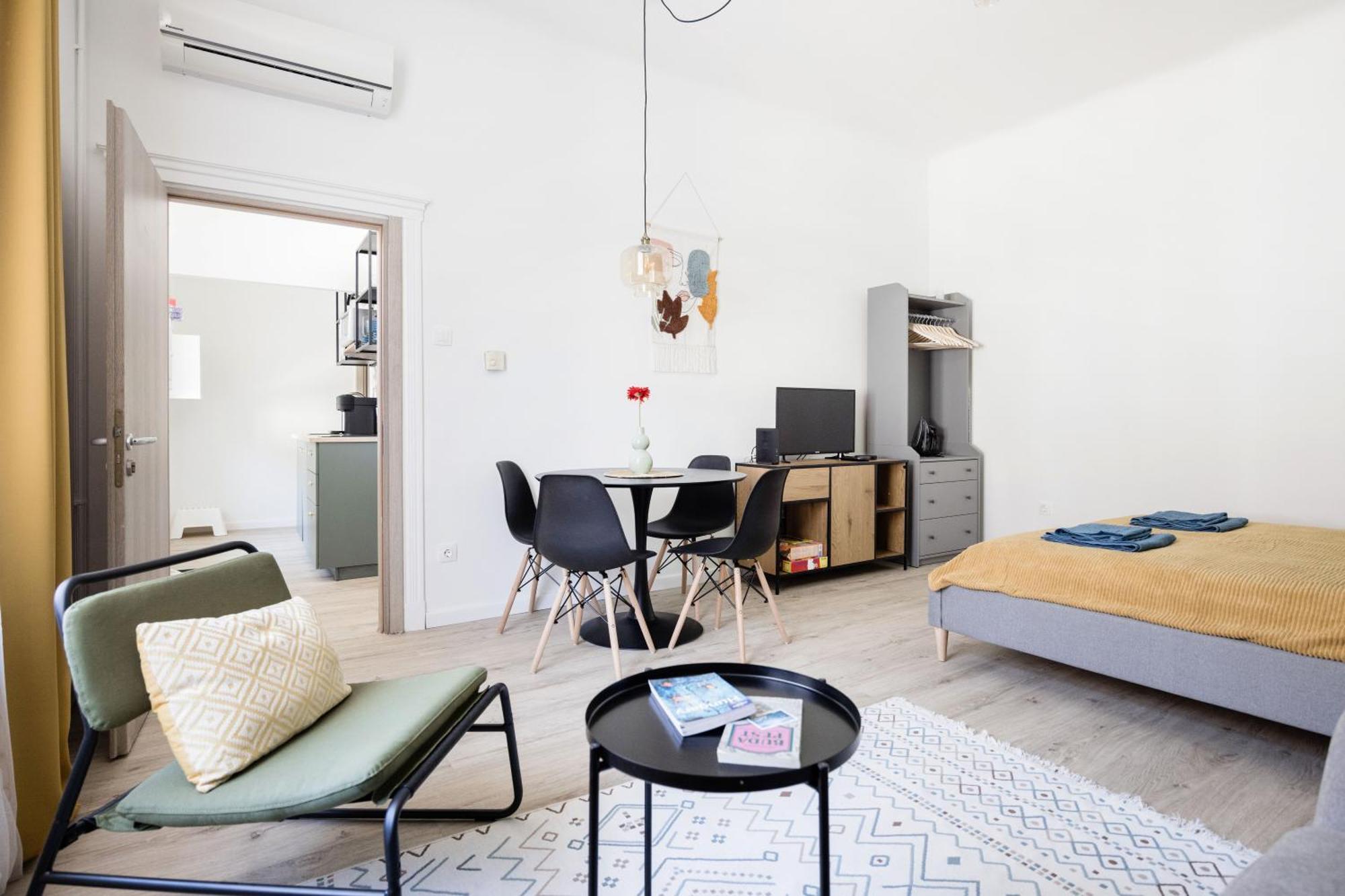 Stylish And Colourful Apartment In The City Centre 布达佩斯 外观 照片