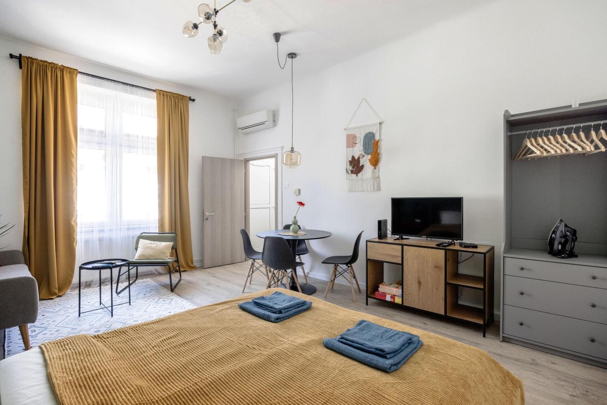 Stylish And Colourful Apartment In The City Centre 布达佩斯 外观 照片